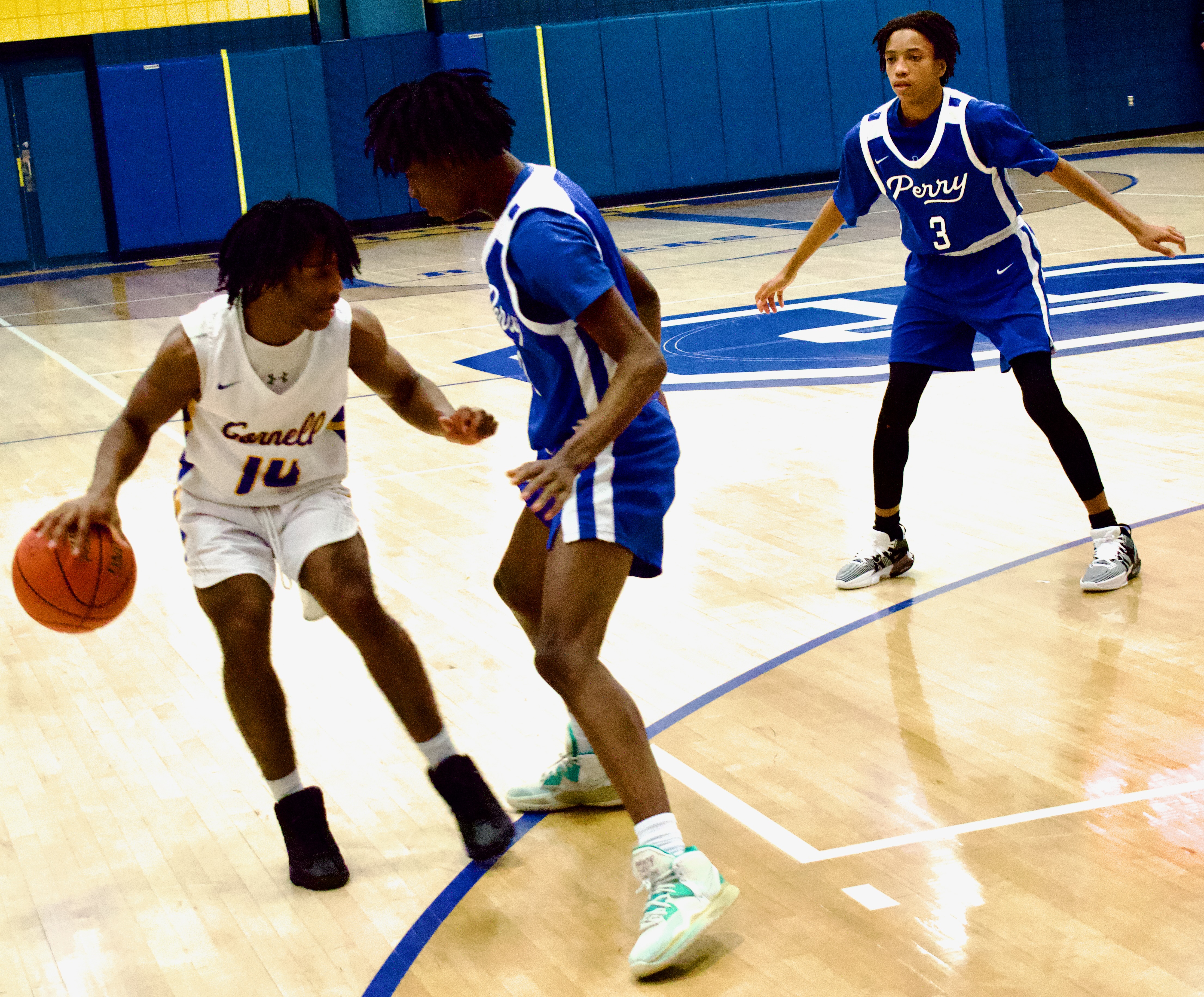 Tay Fisher Basketball Training, Small Group trainings are designed to  improve players overall basketball skills such as shooting, dribbling, free  throws, conditioning, confidence level and many more. Tay will give your  child